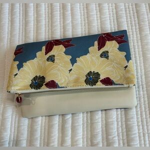 NWOT Rachel Pally Blue/Cream Floral Fold Over Clutch with dust bag